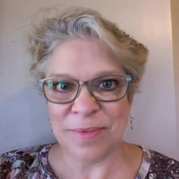 Head shot for Jeanne Duebbert