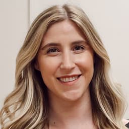 Head shot for Sydney Neustadt