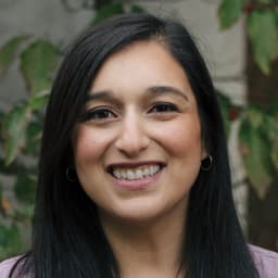 Head shot for Mara Myerson
