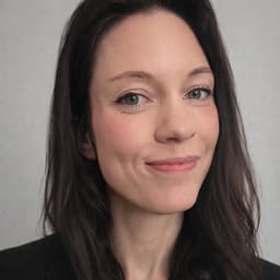 Head shot for Renee DeBord