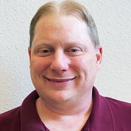 Head shot for Robert Holden
