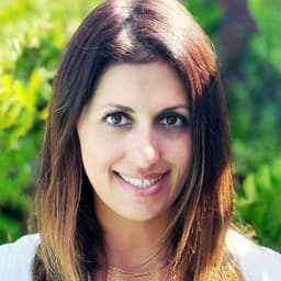 Head shot for Mandana Naghi