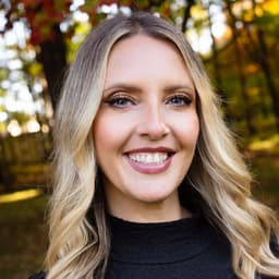 Head shot for Heather Anderson