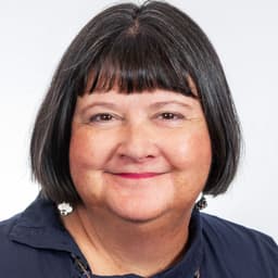 Head shot for Yvonne Smith
