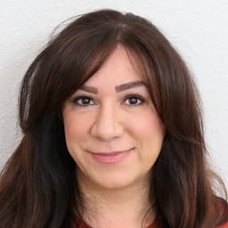 Head shot for Melissa Petrosian