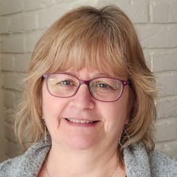 Head shot for Kristen Jastremski