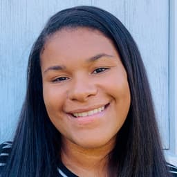 Head shot for Megan Evans