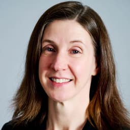Head shot for Tara Harrison