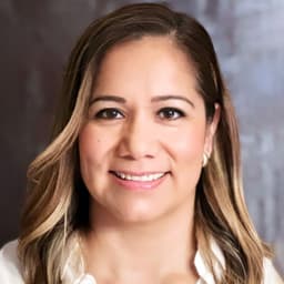 Head shot for Maria Cruz