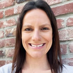 Head shot for Christina Pesce
