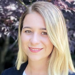 Head shot for Emily Riley