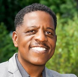 Head shot for Shawndel Springer