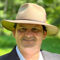 Head shot for Johnny Aragon