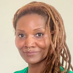 Head shot for Sherry Cooper