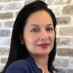 Head shot for Vivian Abouallol