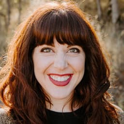 Head shot for Sarah Myers